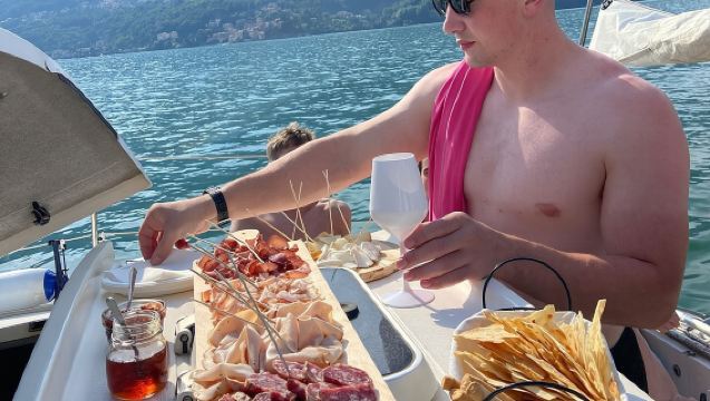 Tour in catamarano di 4 ore sul Lago di Como - Noleggio barche e crociere Como