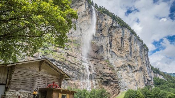 伯爾尼出發：阿爾卑斯秘境串遊，瀑布與三峰一日私享