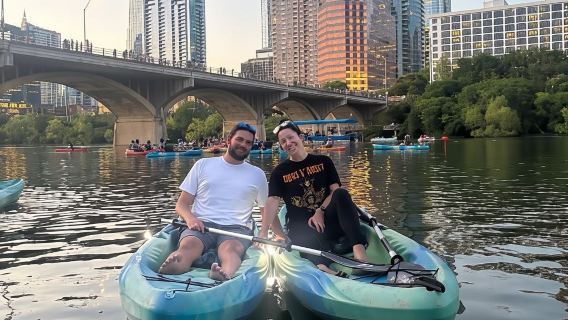 Austin: tour in kayak al tramonto sul Bat Bridge