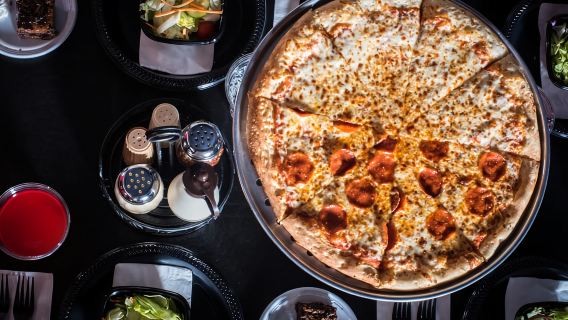 Orlando: Pertunjukan Makan Malam Ajaib Outta Control