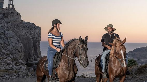 Passeggiate a cavallo a Creta: gita alla collina di San Paisios