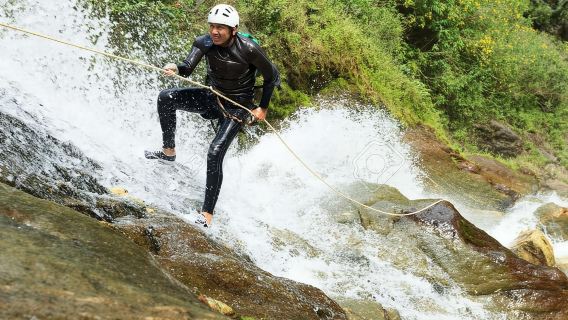 Cusco: Pisac Waterfalls Abseiling Tour