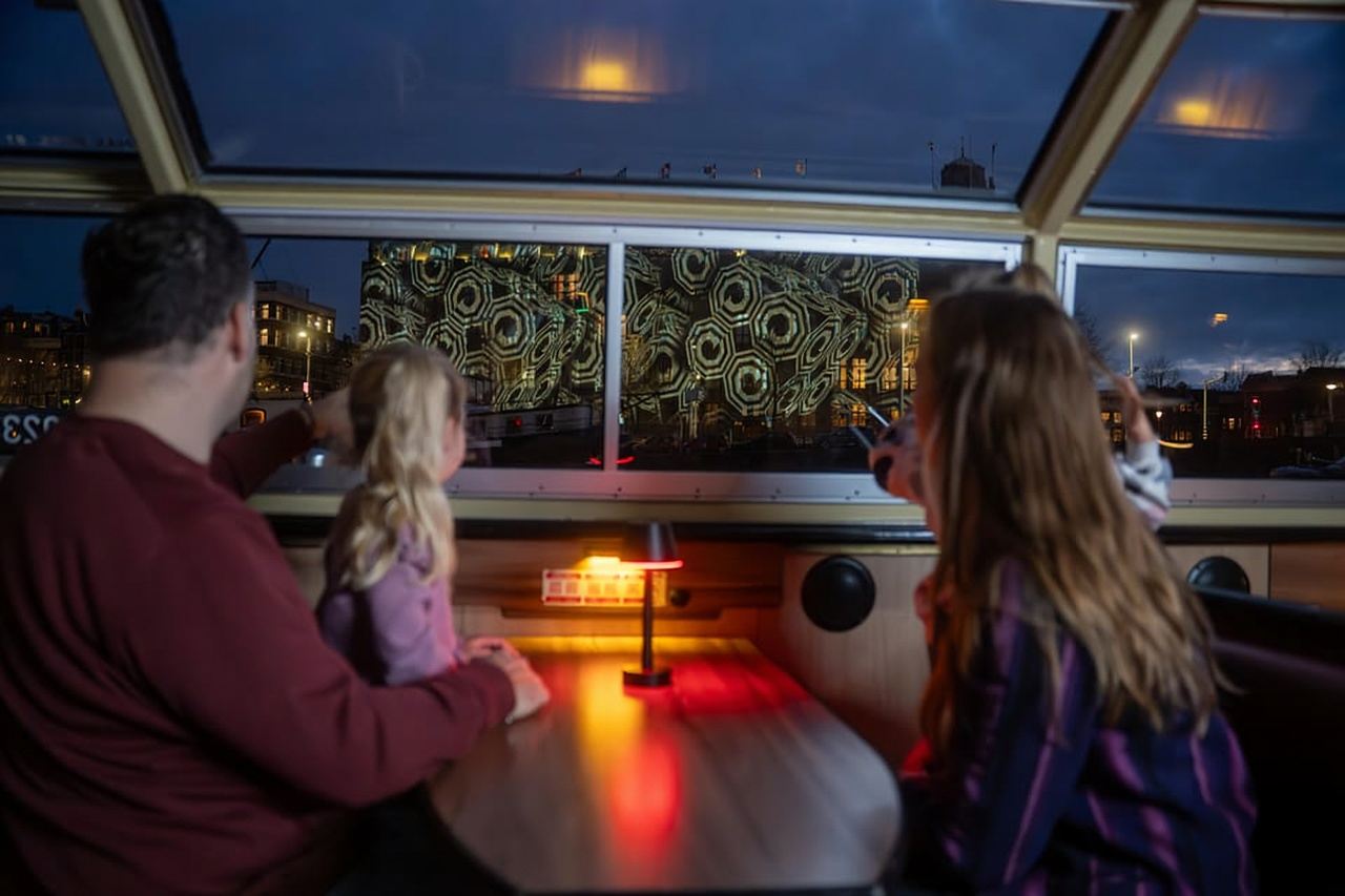 Amsterdam: Light Festival Cruise on Heated Boat + Hot Choco
