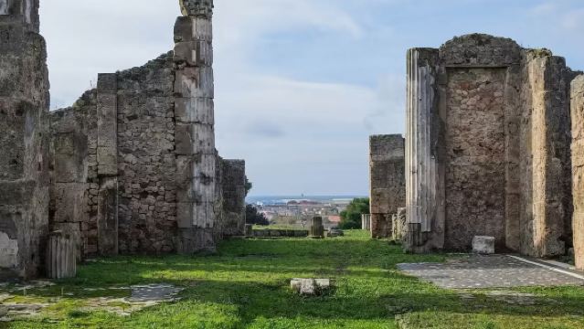 Lawatan ke Kota Pompeii dan Gunung Vesuvius di Naples, Itali