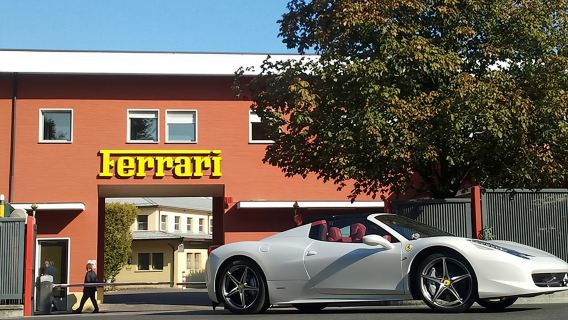 Hari Penuh Ferrari