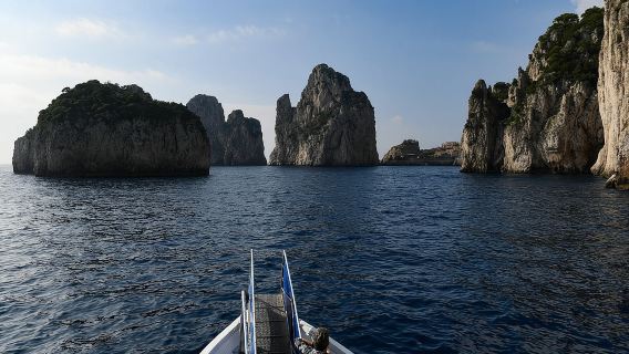 Capri Coast to Coast: Tour in barca con Grotta Azzurra facoltativa