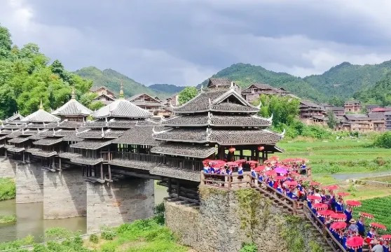 柳州+月也侗寨+《坐妹》實景演出+三江鼓樓/多國語言導遊@