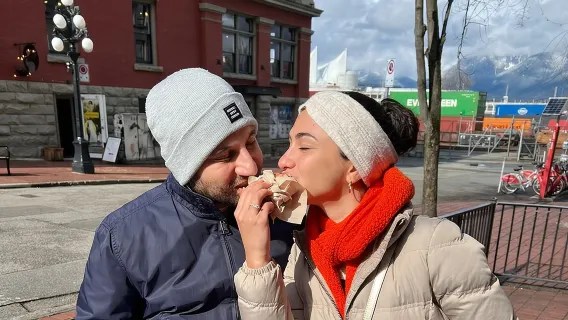 Scopri l'Elite Walking Food Tour di Gastown Vancouver