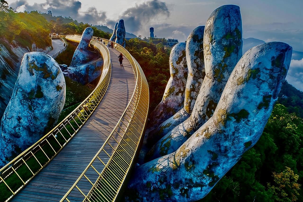 Hue: Privatwagen nach Hoi An oder umgekehrt mit vielen Optionen