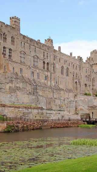 1-day tour to Warwick Castle + Shakespeare's Birthplace + Oxford from London, UK