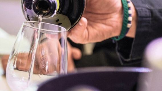 Geführte Weinprobe und lokale Speisenkombinationen in der Nähe von Villasimius