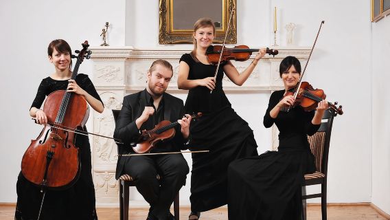 Cracovia: Concierto de música navideña con vino