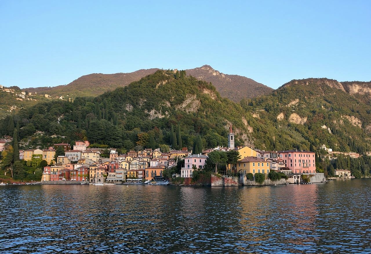 Varenna: Lake Como Shared Boat Tour