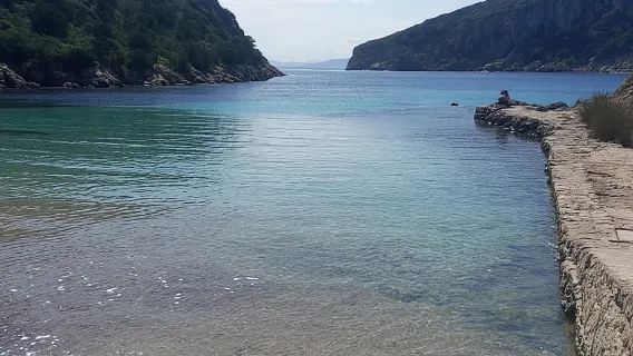 Golfo Aranci: una passeggiata incantevole tra storia, flora e geologia