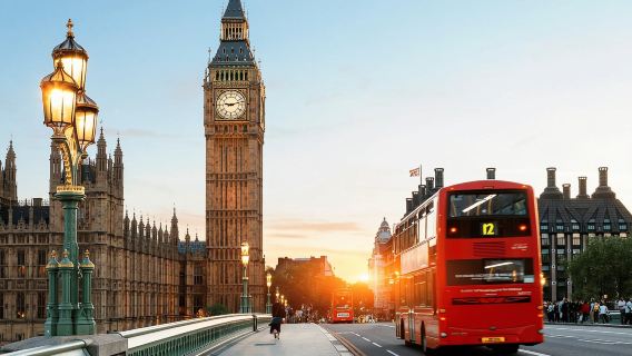 Tur Setengah Hari Klub Tenis Lapangan Westminster dan Wimbledon dari London, Inggris