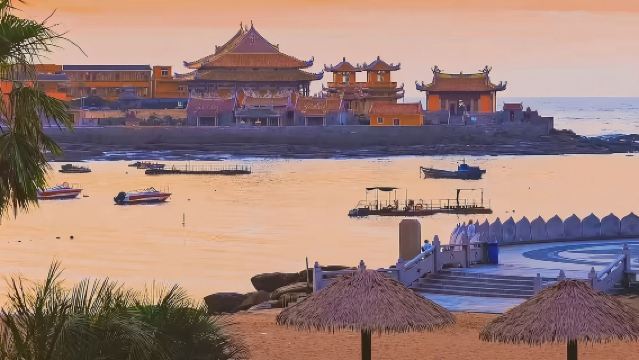 Luojia Temple + Jinjiang Wulin Traditional Village + Golden Coast + Xunpu Village + Luoyang Bridge [Door-to-Door Pickup + No Shopping]