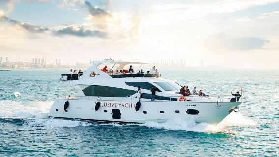 Croisière en yacht à Dubaï Marina – Yacht de luxe partagé avec BBQ et dîner