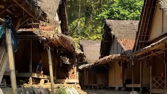 Baduy Tribal Tracker and Village in Private Tour Full Day & Lunch