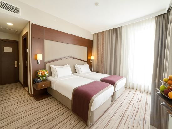 Taksim Gonen Hotel - Tap to explore photos