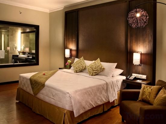 The Singhasari Resort Room Type - Premier Room with Pool View The Singhasari Resort Room Type - Premier Room with Pool View