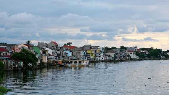 Sunset on Perfume River and Ancient Hue City Tour by Bike