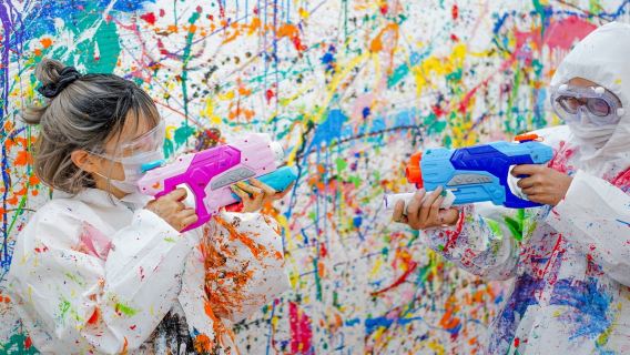 Seongsu, Seoul: Motion Painting Experience at a Colorful Studio