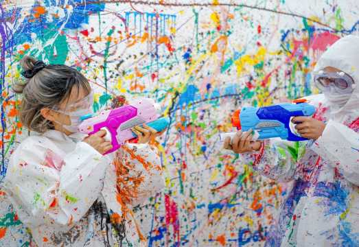 ソウル聖水]絵の具でいっぱいのスタジオ体験 アクションペインティング