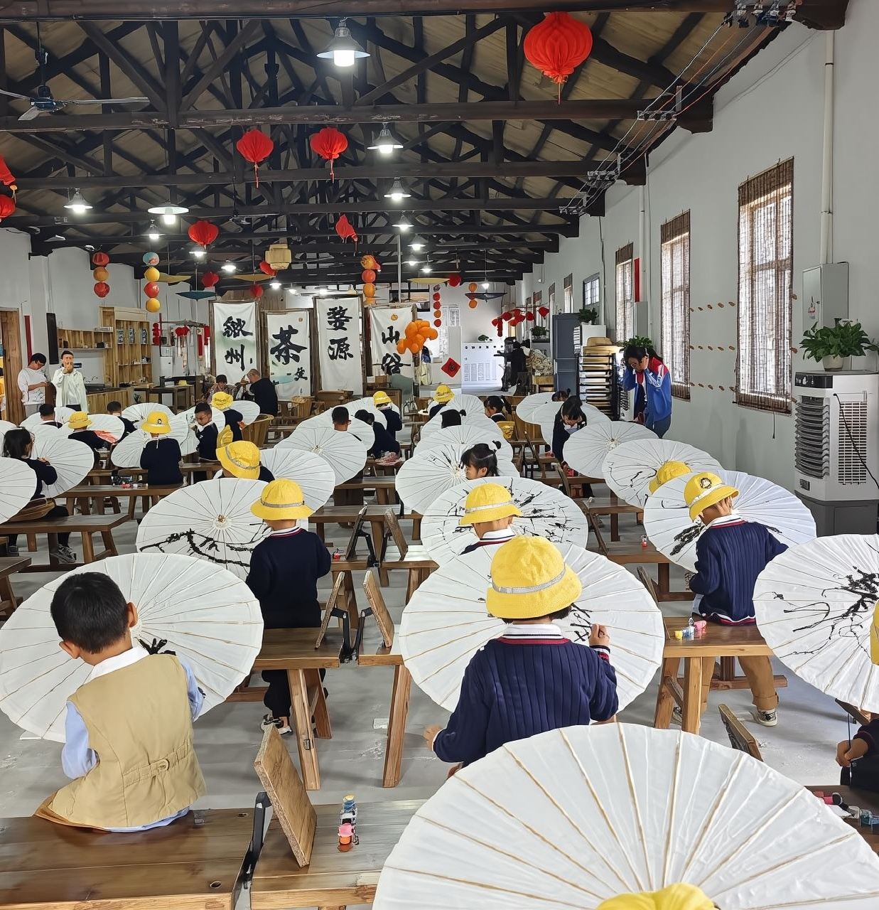 矛文女元婺源非遺體驗中心|婺源油紙傘製作技藝參觀、創作體驗及展示