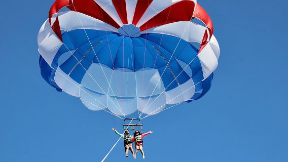 Waikiki and Diamond Head Parasailing Experience