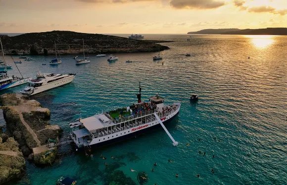 馬耳他日落遊船之旅：布吉巴至科米諾藍湖巡遊