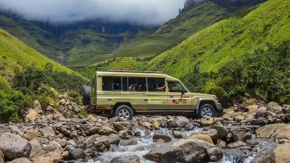 ทัวร์ 1 วันจากเดอร์บันสู่ช่องเขา Sani Pass เยี่ยมชมสถานที่สำคัญบนที่ราบสูง Sani Mountain Lodge