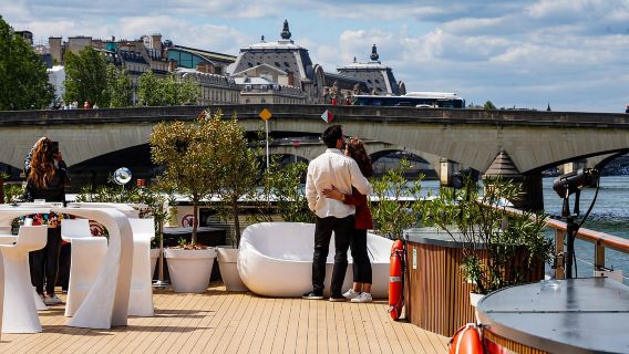 Paris: Pelayaran Sungai Seine dengan Makan Siang