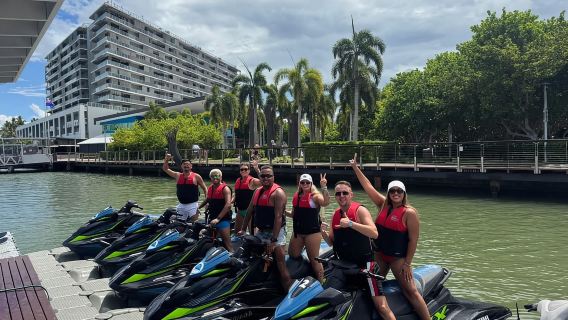 Cairns: Tur Jetski Berpemandu 30 atau 60 menit