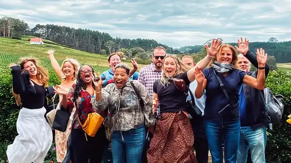 จากโอ๊คแลนด์: ทัวร์โรงกลั่นไวน์บนเกาะไวเฮเกะ