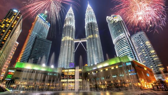 Sky-High Dining Experience at the Iconic Petronas Twin Towers