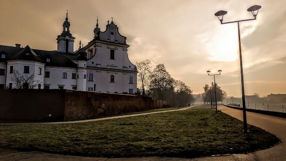 Alchemical exploration game and tour in Kazimierz Jewish District