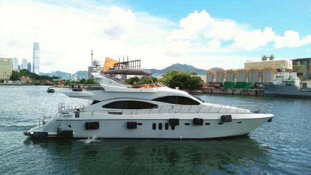 香港維港82英尺意大利Azimut豪華進口遊艇1小時包船～遊維港～出海暢玩～