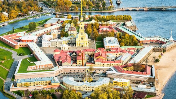 Peter-und-Paul-Festung + Aurora + Eremitage + Blutskirche Tagesausflug