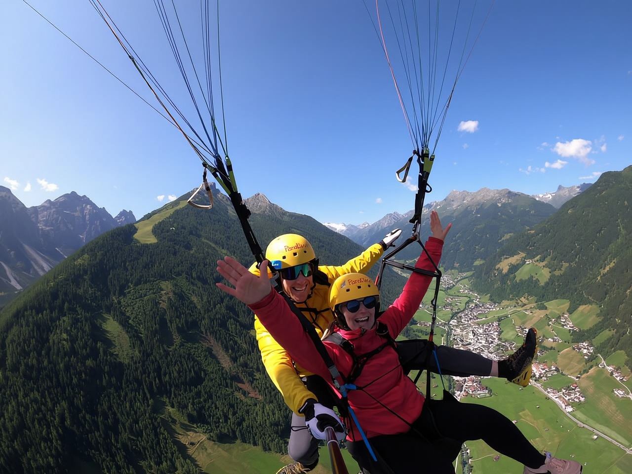 Neustift im Stubaital: Panoramic Tandem Paragliding Flight