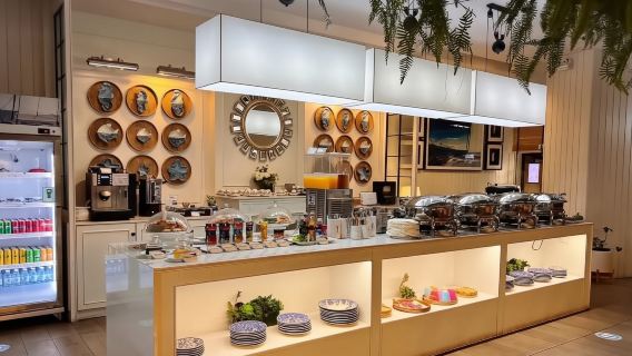 Phuket International Airport (HKT) Coral VIP Lounge | Lounge Experience