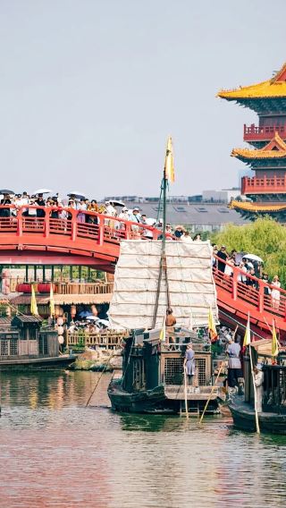 Kaifeng Day Tour: Millennium City Park + Kaifeng Fu (Kaifeng Palace) (Private Group for 1-6 Travelers + Professional Guide)