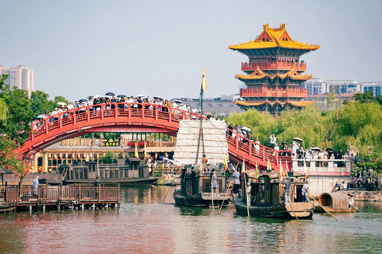 Excursión de un día al Parque Qingming Shanghe y la Oficina del Gobierno de Kaifeng [Grupo independiente de 1-6 personas + explicación detallada del guía]