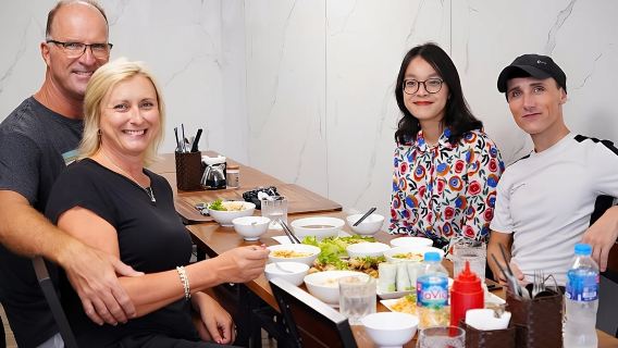 [IMPERDIBLE] Comida callejera en el casco antiguo de Hanói - Tour en grupo reducido
