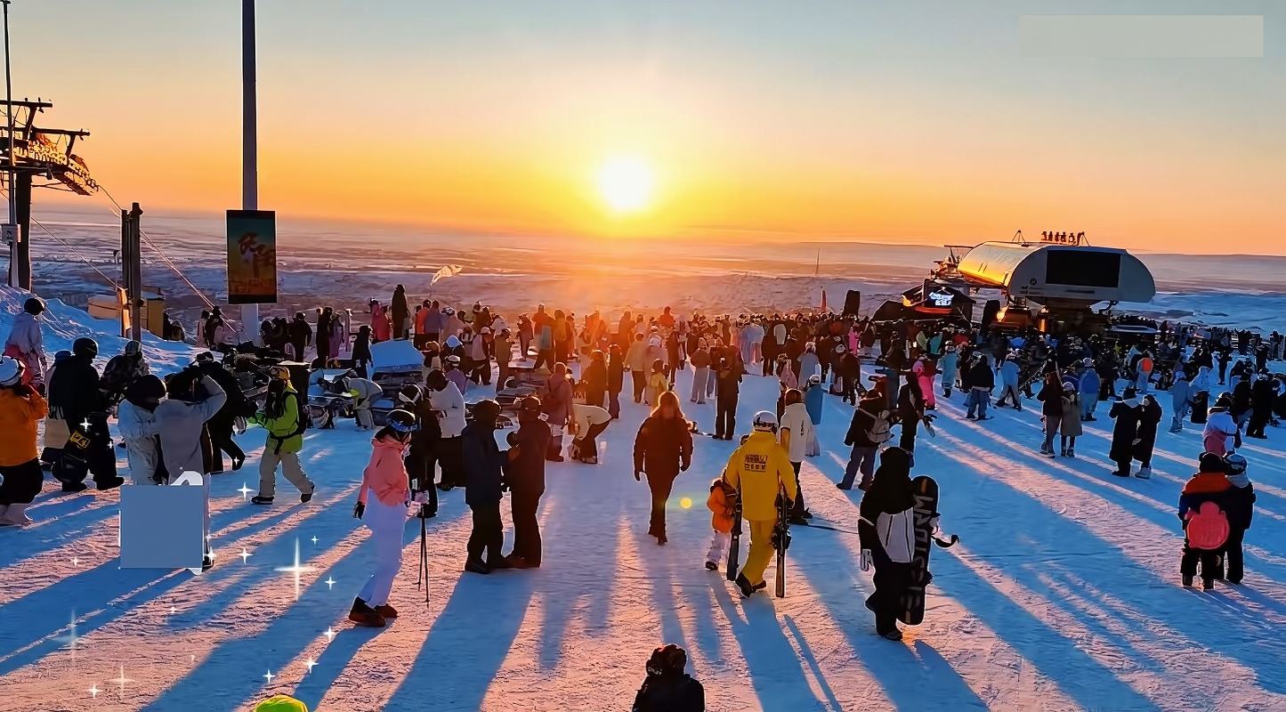 Altay City Jiangjunshan International Ski Resort + General Mountain International Paragliding Camp Paragliding Experience [One-on-One Flight with Professional Instructor + Sunset Flight Viewing]