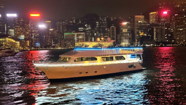 【期間限定55%OFF】香港ラグジュアリーヨットで星を摘む旅 ビクトリア・ハーバーナイトクルーズ観光