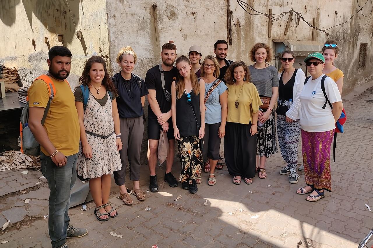 Dharavi, Dhobighat e Mumbai Dabbawallas