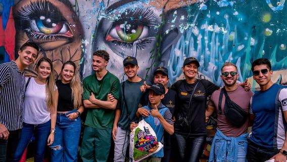 Live Comuna 13 with a local