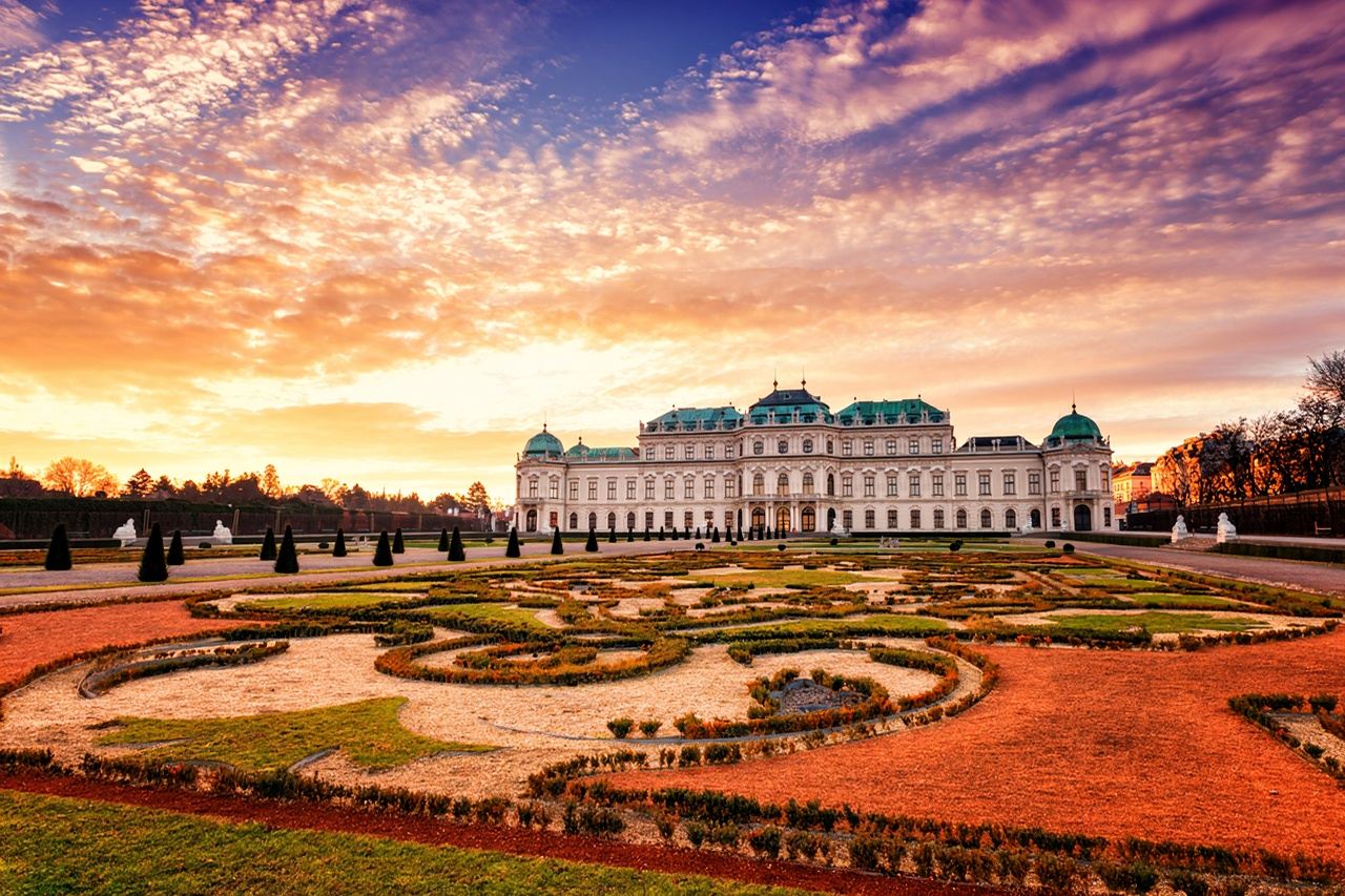 シェーンブルン宮殿+シュテファン大聖堂+ウィーン楽友協会・黄金の間+ブルクトル ワンデーツアー