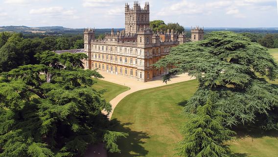 Downton Abbey and village small group tour from London