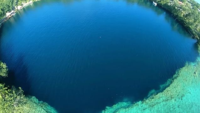 Sailing Tour through the Lagoon of the 7 Colors